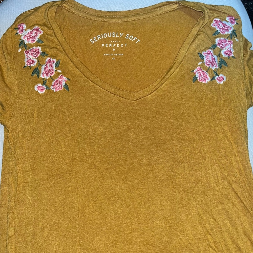 Super cute floral Aeropostale super soft tee💖💖💞